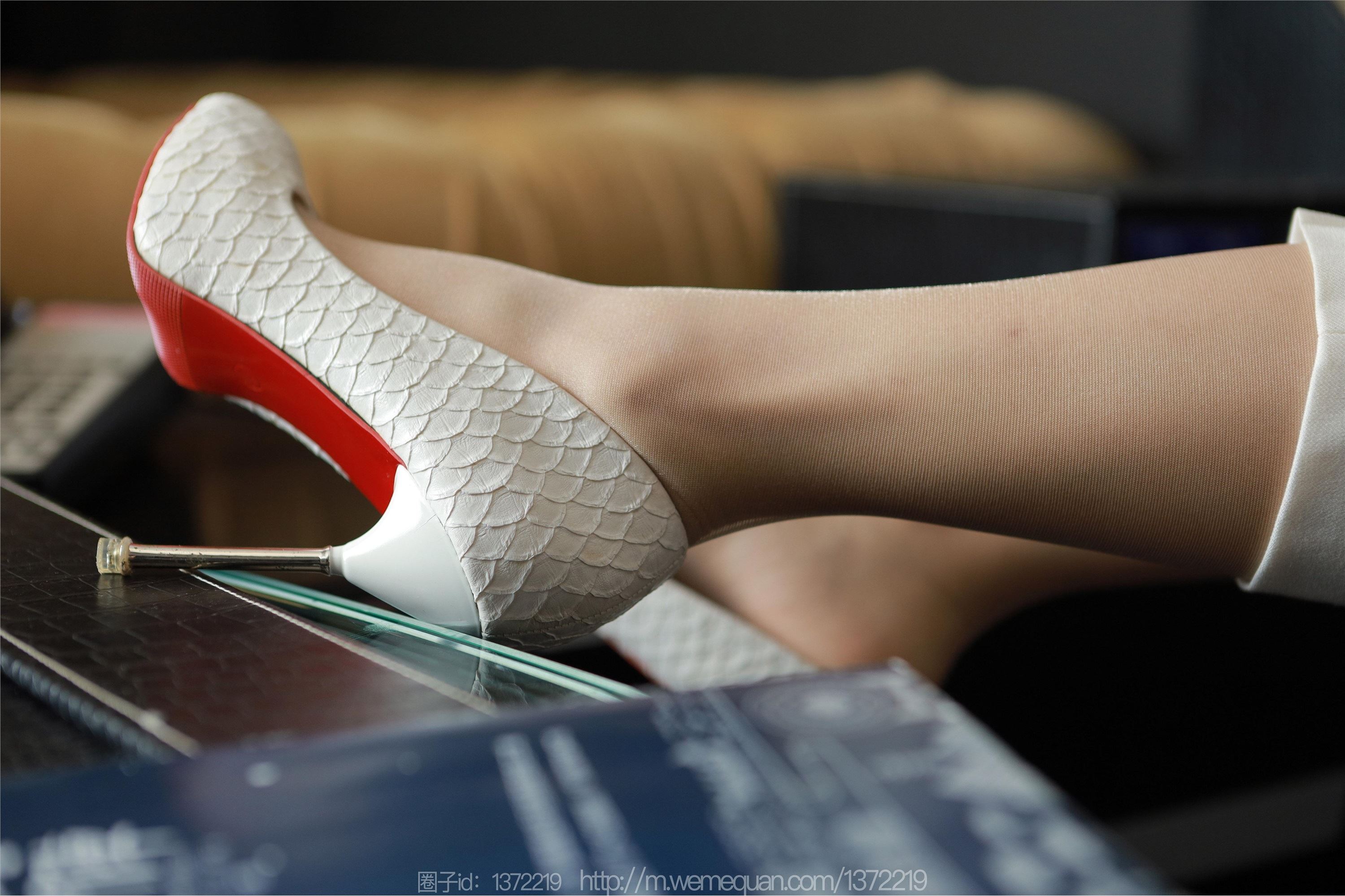 IESS异思趣向  2023.02.27 丝享家 1374 小宝《白色裤里丝》